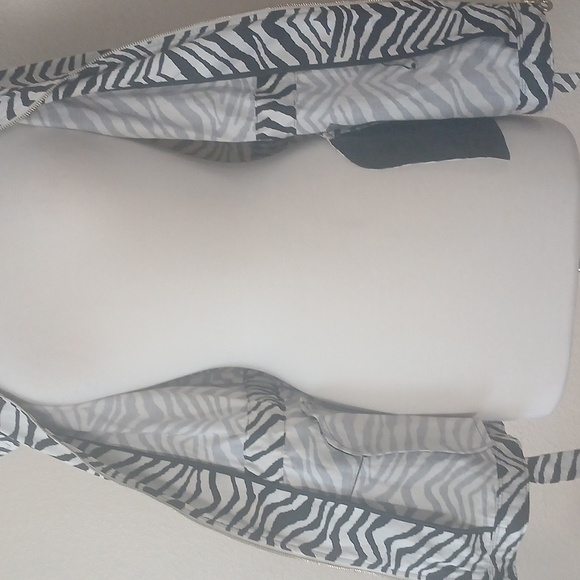 DANA BUCHMAN Zebra Print Women's LIGHTWEIGHT SILK FEEL Jacket - Picture 8 of 10